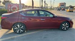 نيسان ألتيما